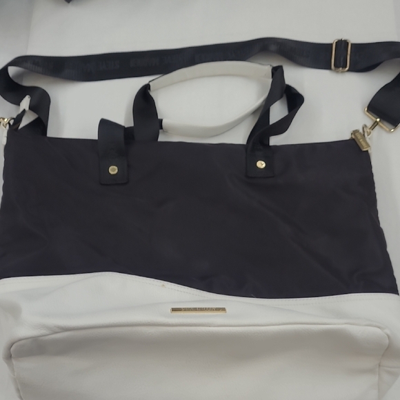 Steve Madden Black and White Duffle/Travel Bag Sporty Design - Picture 10 of 12